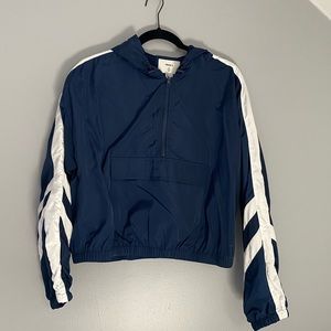 Cropped windbreaker